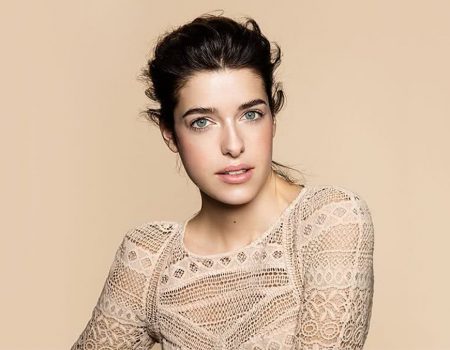 Natural makeup for hot days