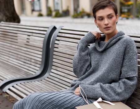 Warm and loose knitwear: the mega trend of the season