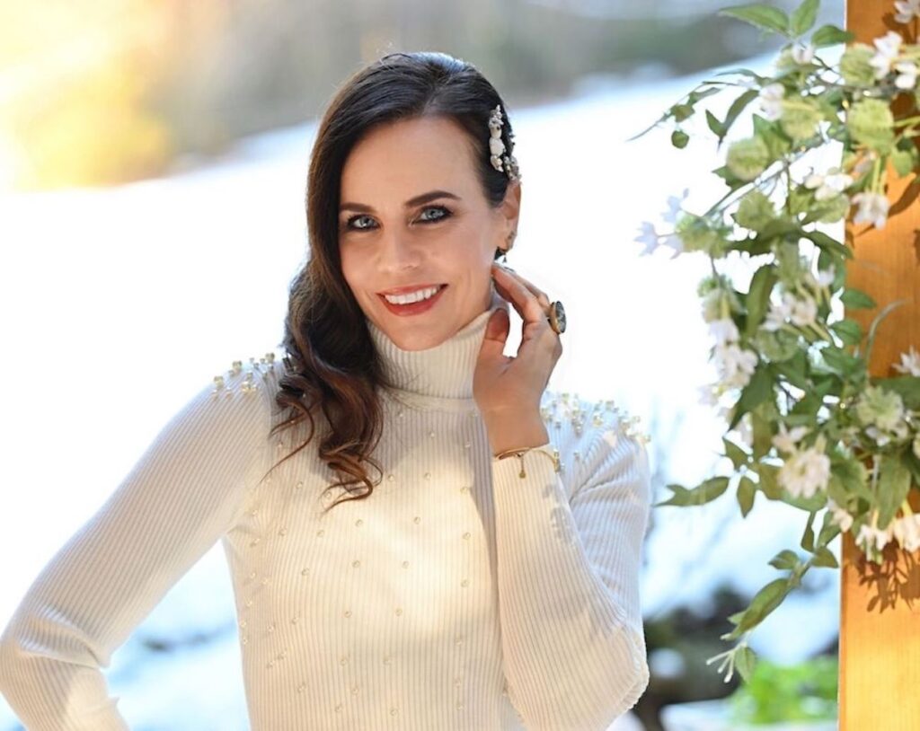 Why We Are So Drawn to the Color Ivory