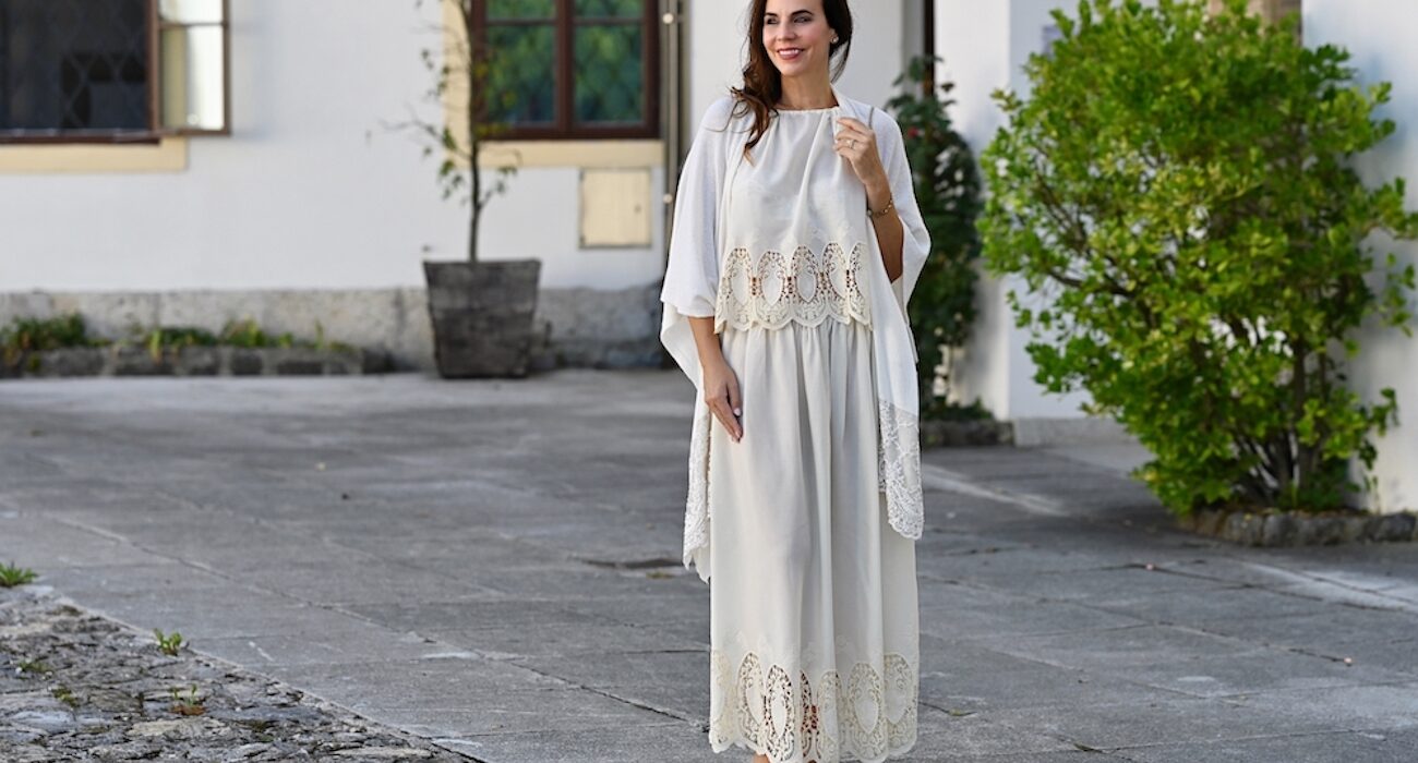 Style of the day: long skirt and scarf