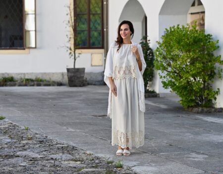 Style of the day: long skirt and scarf